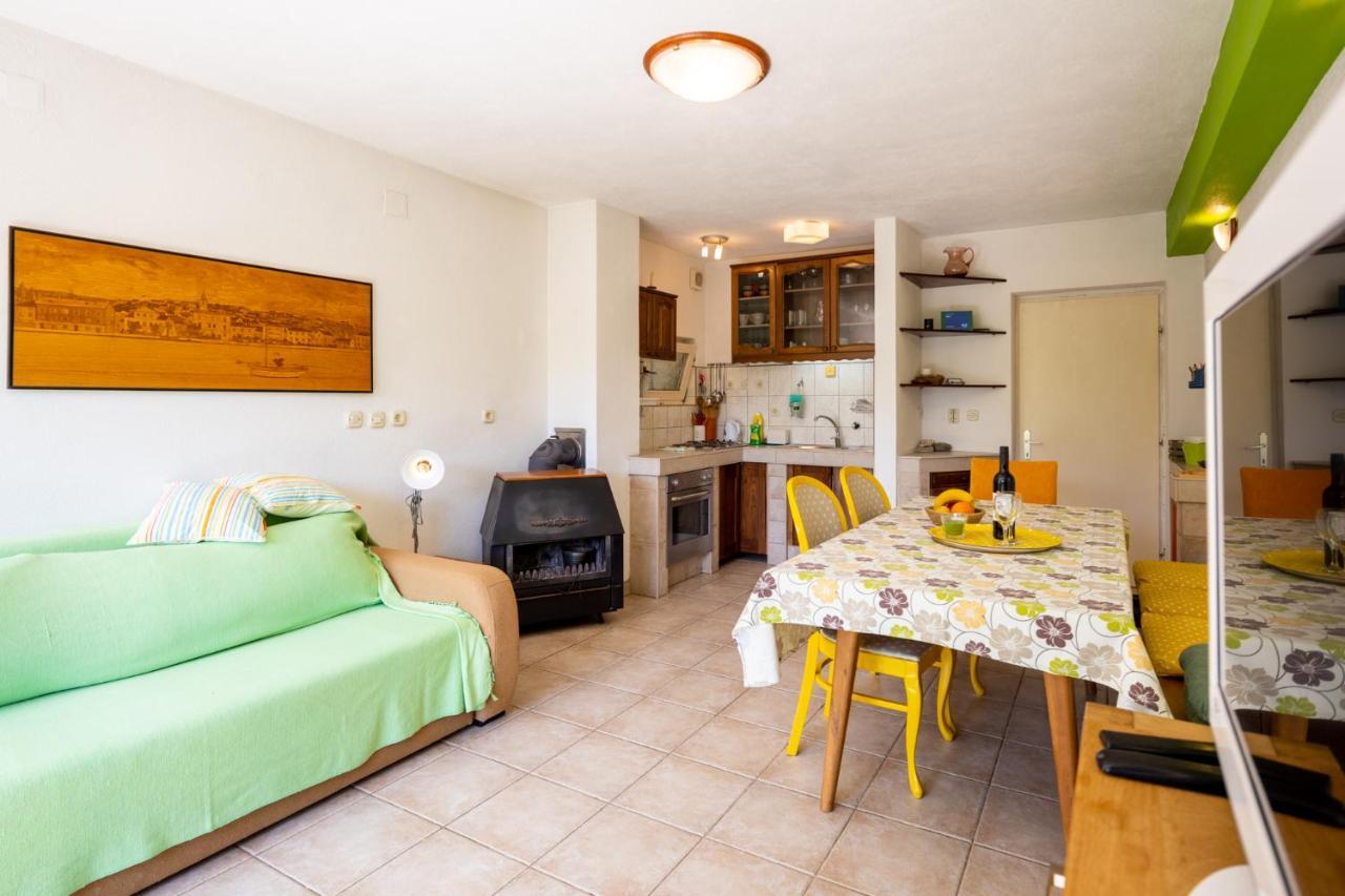 Appartement Maris à Sveti Filip i Jakov Extérieur photo
